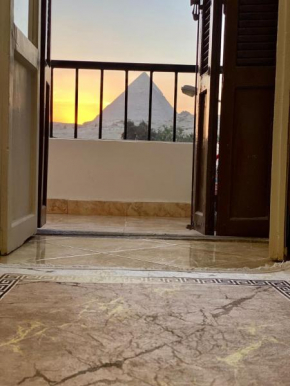 story pyramids view inn